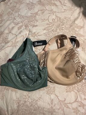 2 Felina NWT bras 34H